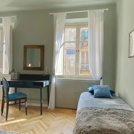 Casa Lola Tra Centro E Crocetta Apartment *