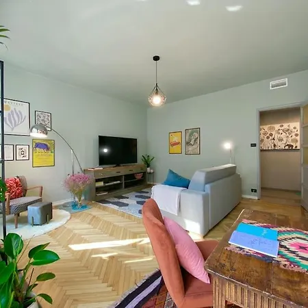 Casa Lola Tra Centro E Crocetta Apartment *